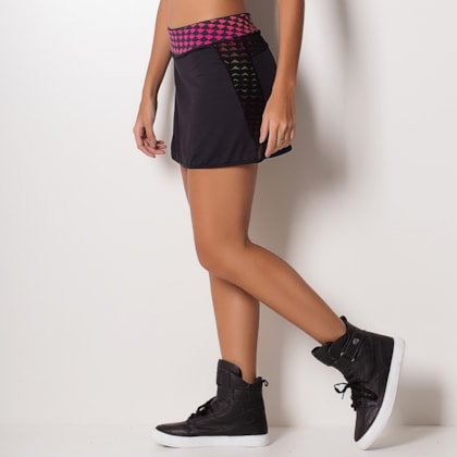 Short Saia Vermelho com Tapa Bumbum Preto e Telinha Lateral | VM80057 Short Saia Vermelho com Tapa Bumbum Preto e Telinha Lateral | VM80057